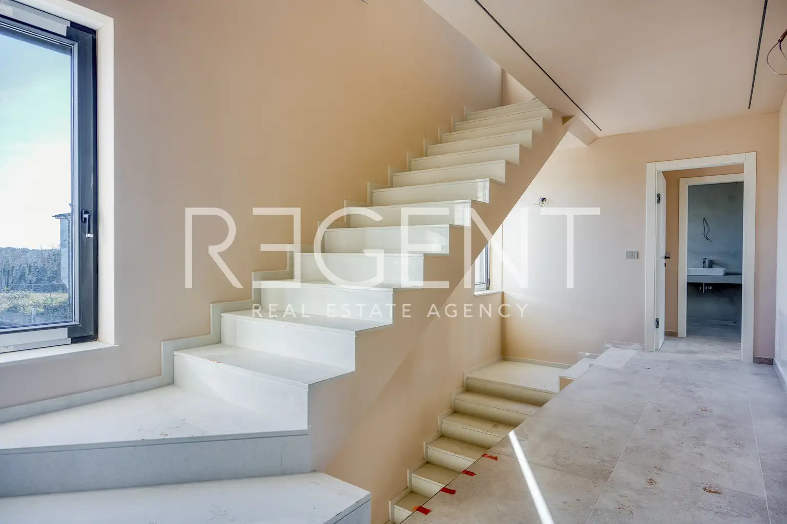 Poreč – Moderna vila s pogledom na more