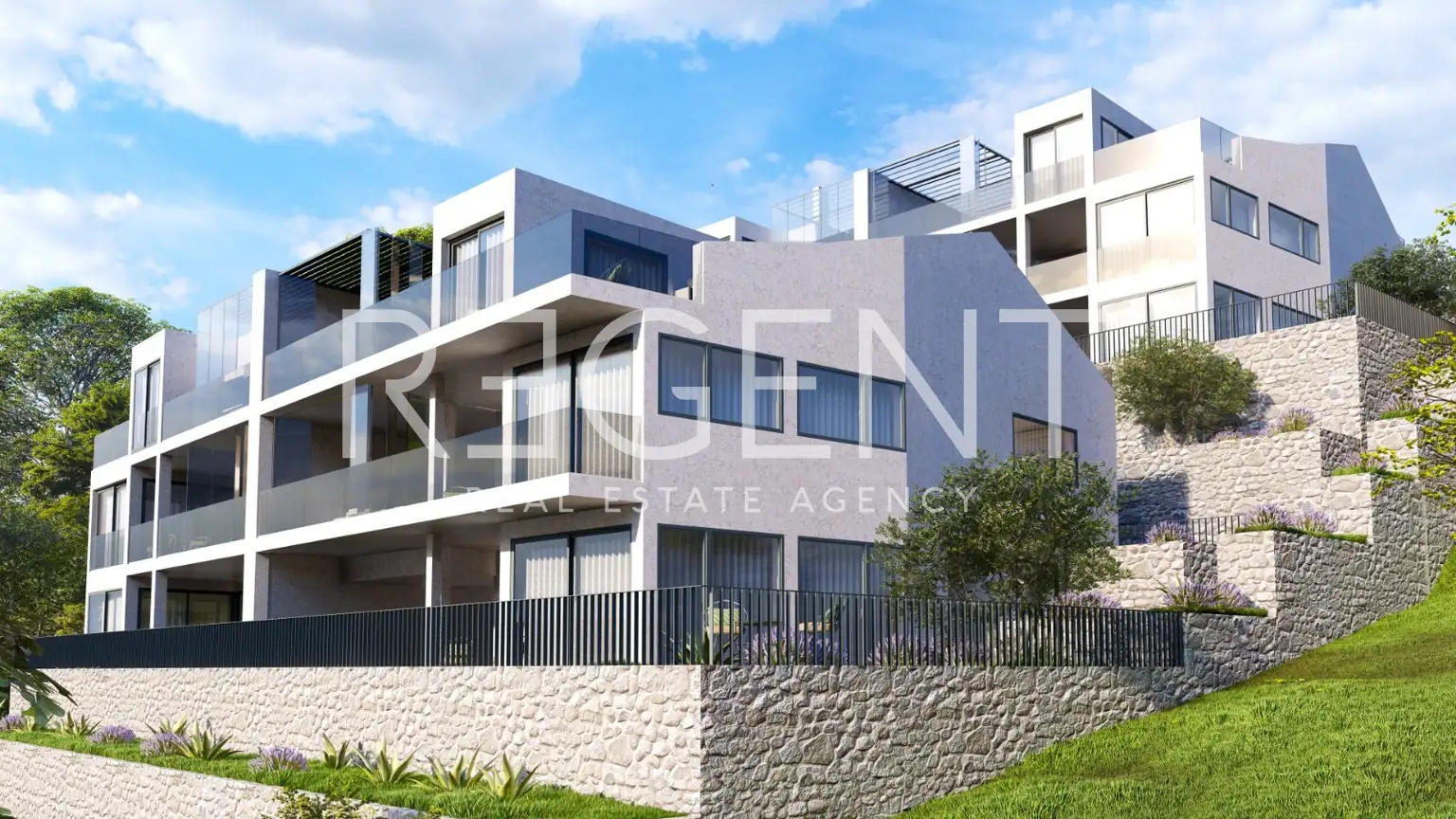 Trogir, Marina – stan 123 m², 2 spavaće sobe, bazen, 150 m od mora