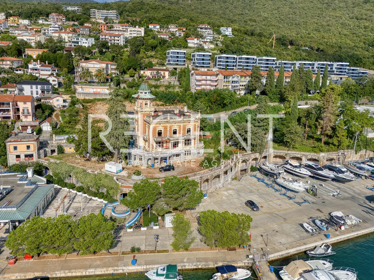 Ičići, Opatijska rivijera – povijesna vila s pogledom na more