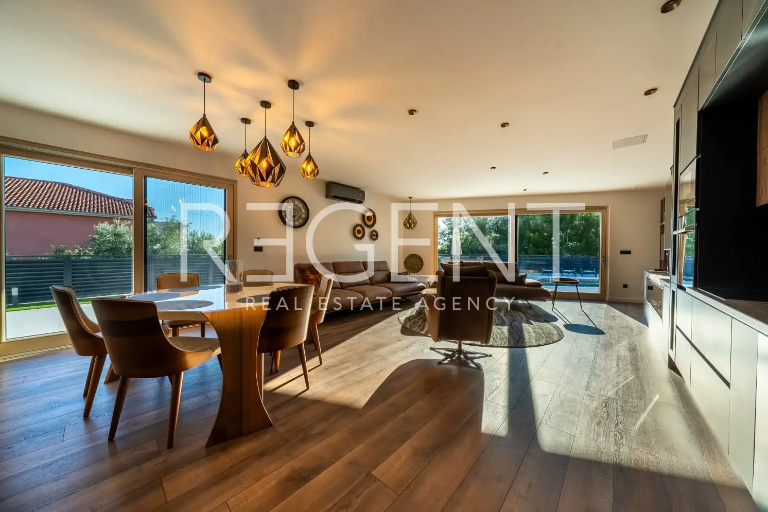 Split, Strožanac - Modern villa with sea view, pool and auxiliary building 50 m2