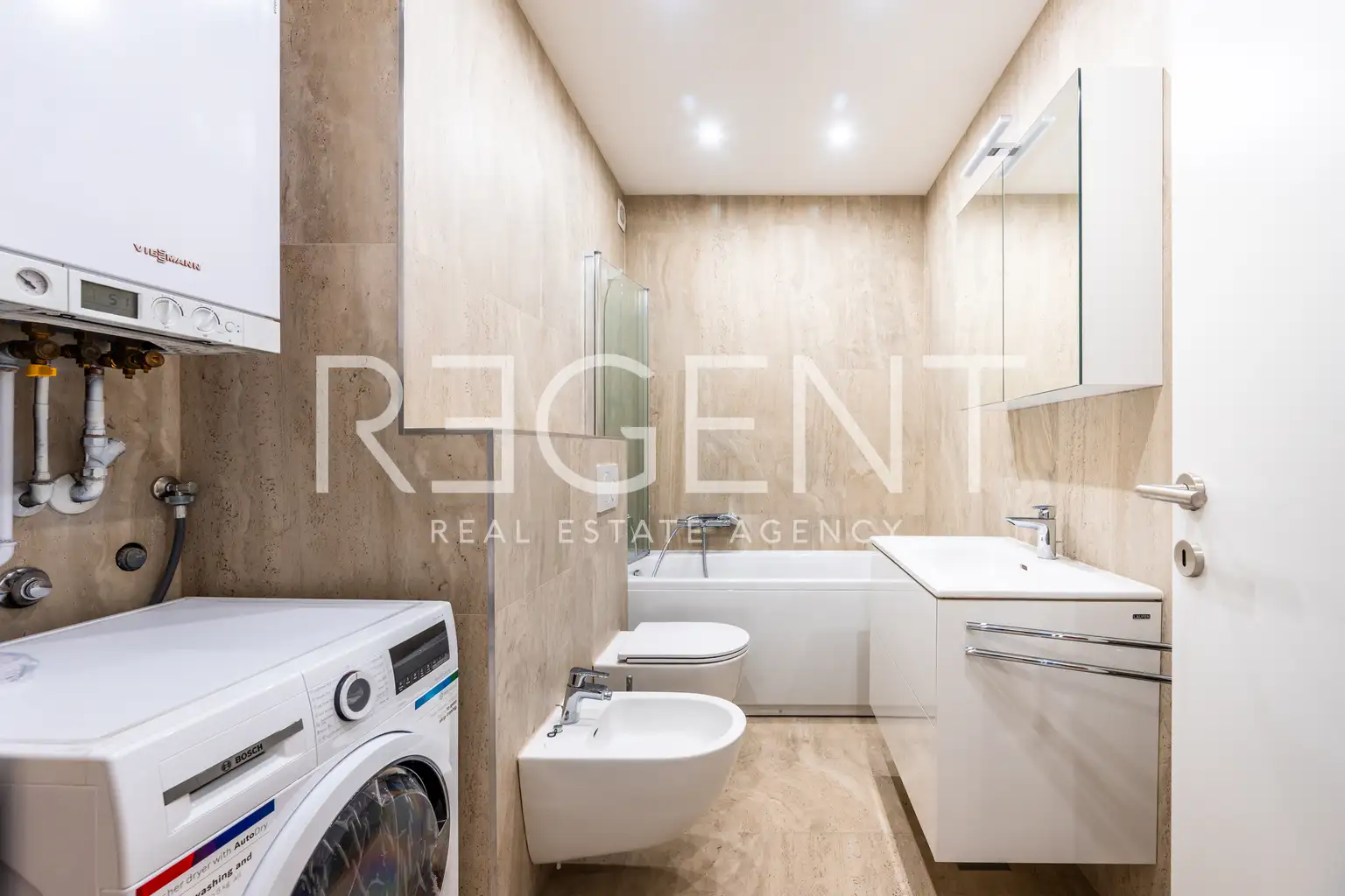 Zagreb, Centar - Četverosoban stan s parkingom, prvi najam