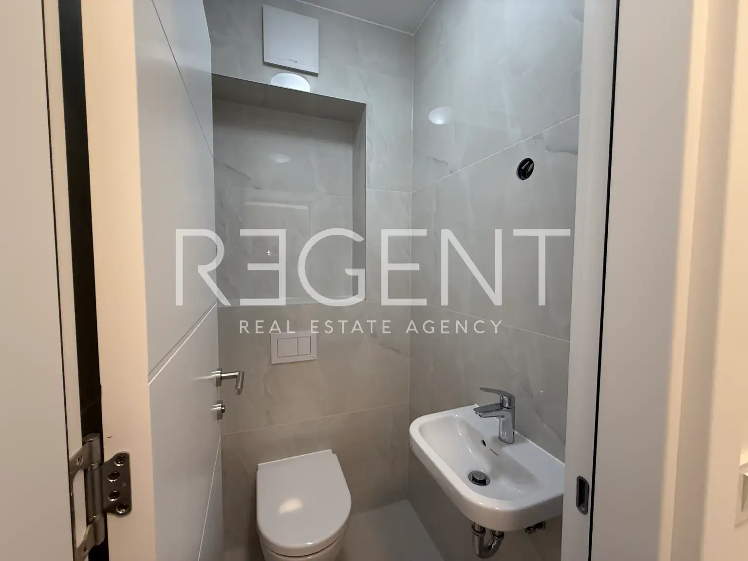 Загреб, Шпанско - трехкомнатная квартира в новостройке