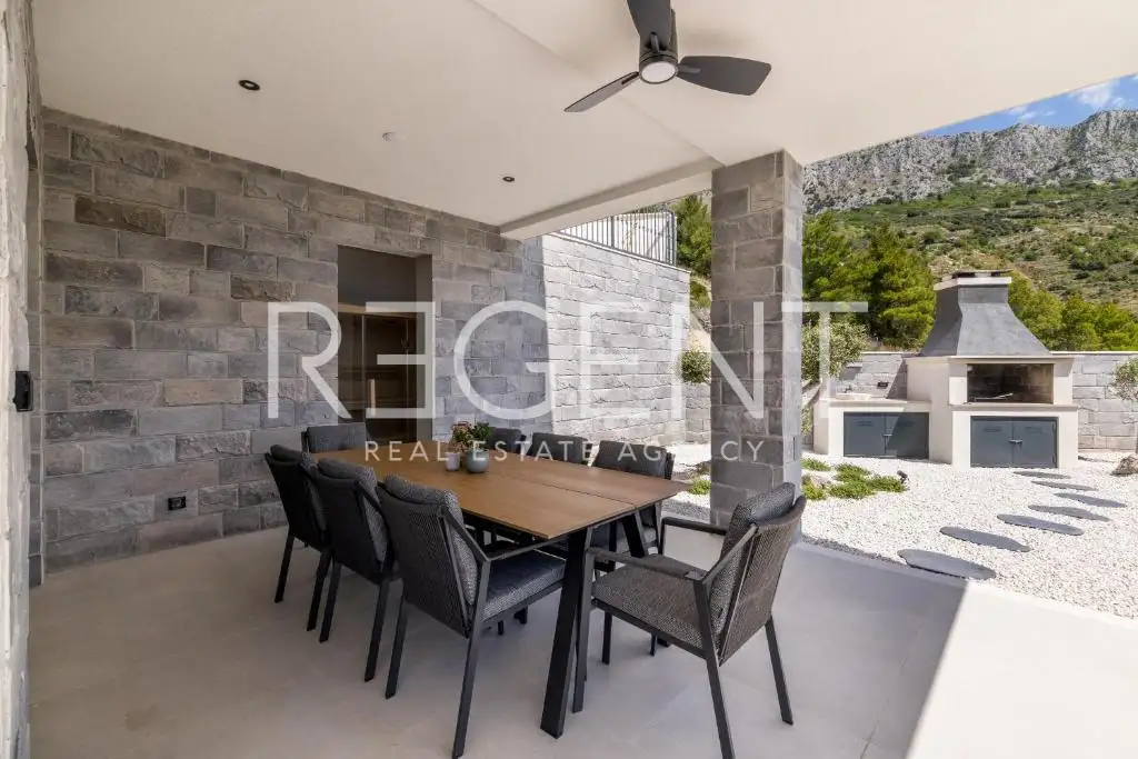 Dugi Rat - Vila 300 m², bazen, sauna ,pogled na more