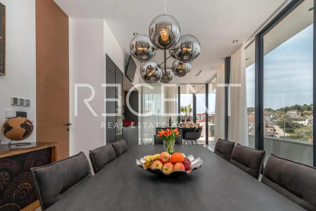 Trogir, Čiovo – Penthouse, 227 m² s 360° terasom i wellnessom
