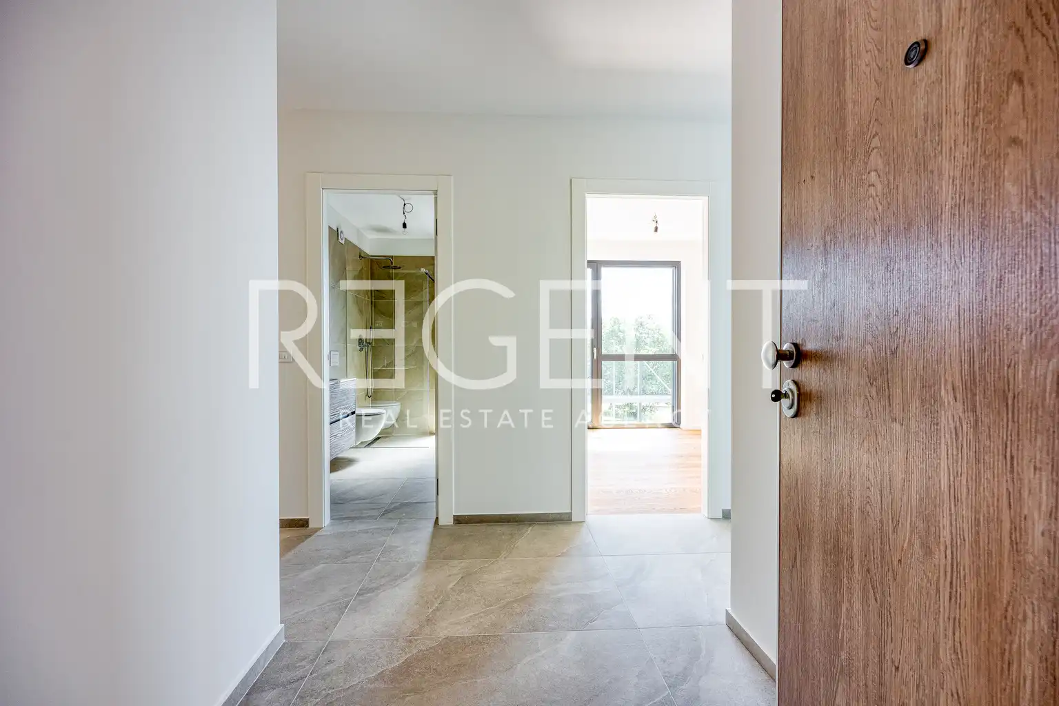 Istrie, Novigrad - Třípokojový apartmán v luxusním obytném komplexu 93 m2