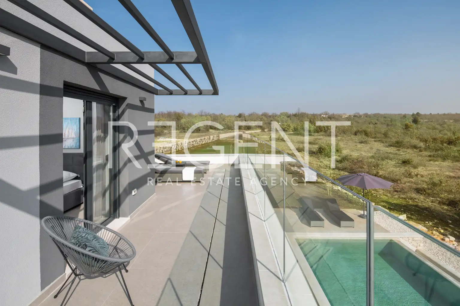 Villa 250 m², Vodnjan area — 78 m² pool, 1600 m² plot