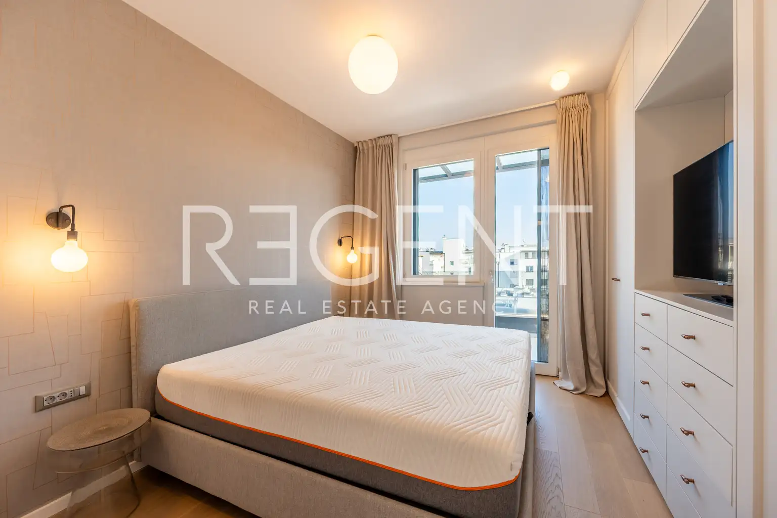 Zagreb, Trešnjevka - Dizajnerski penthouse s velikom garažom