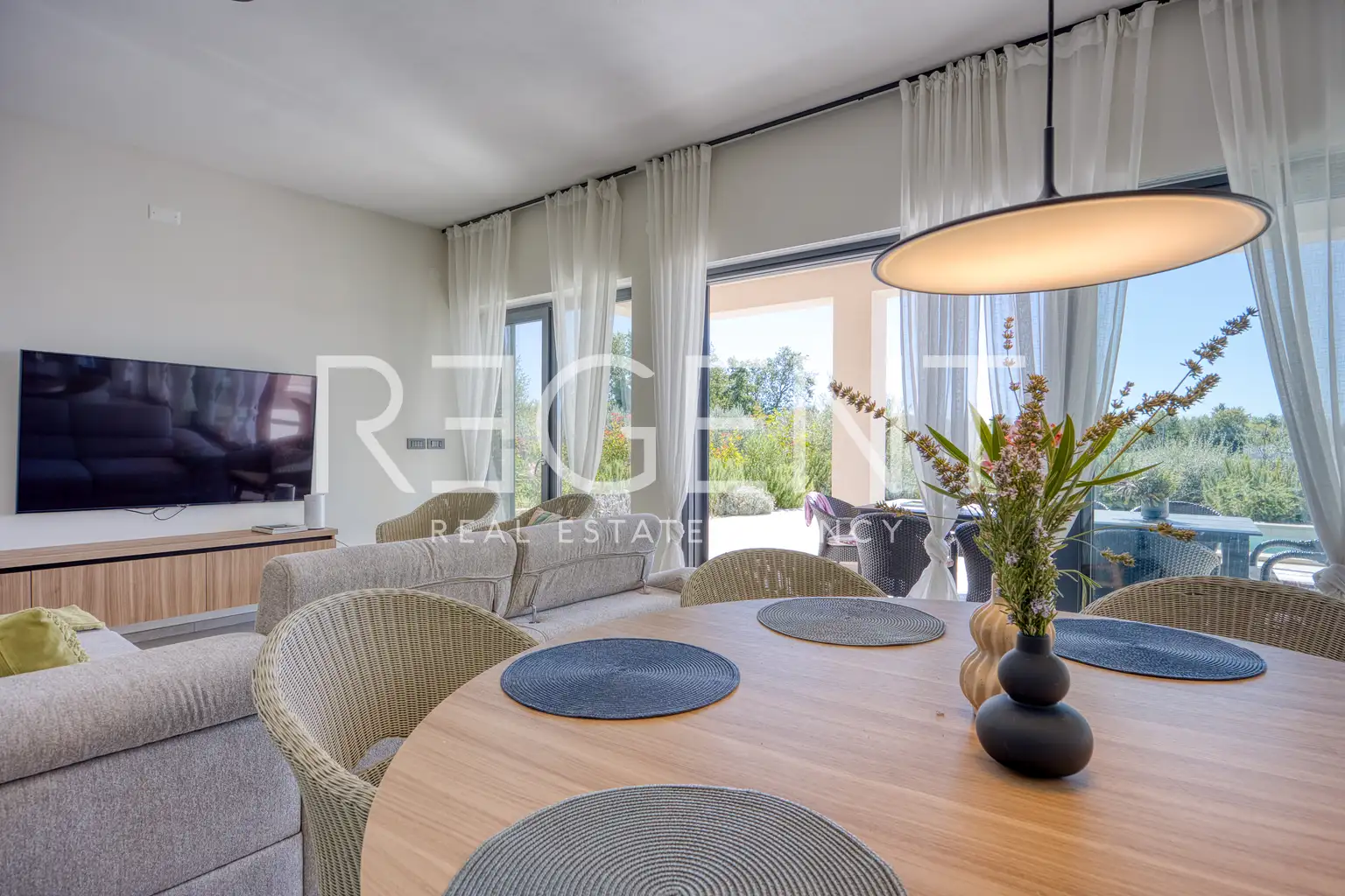 Kuća 230 m² — grijani bazen, krovna terasa, Poreč