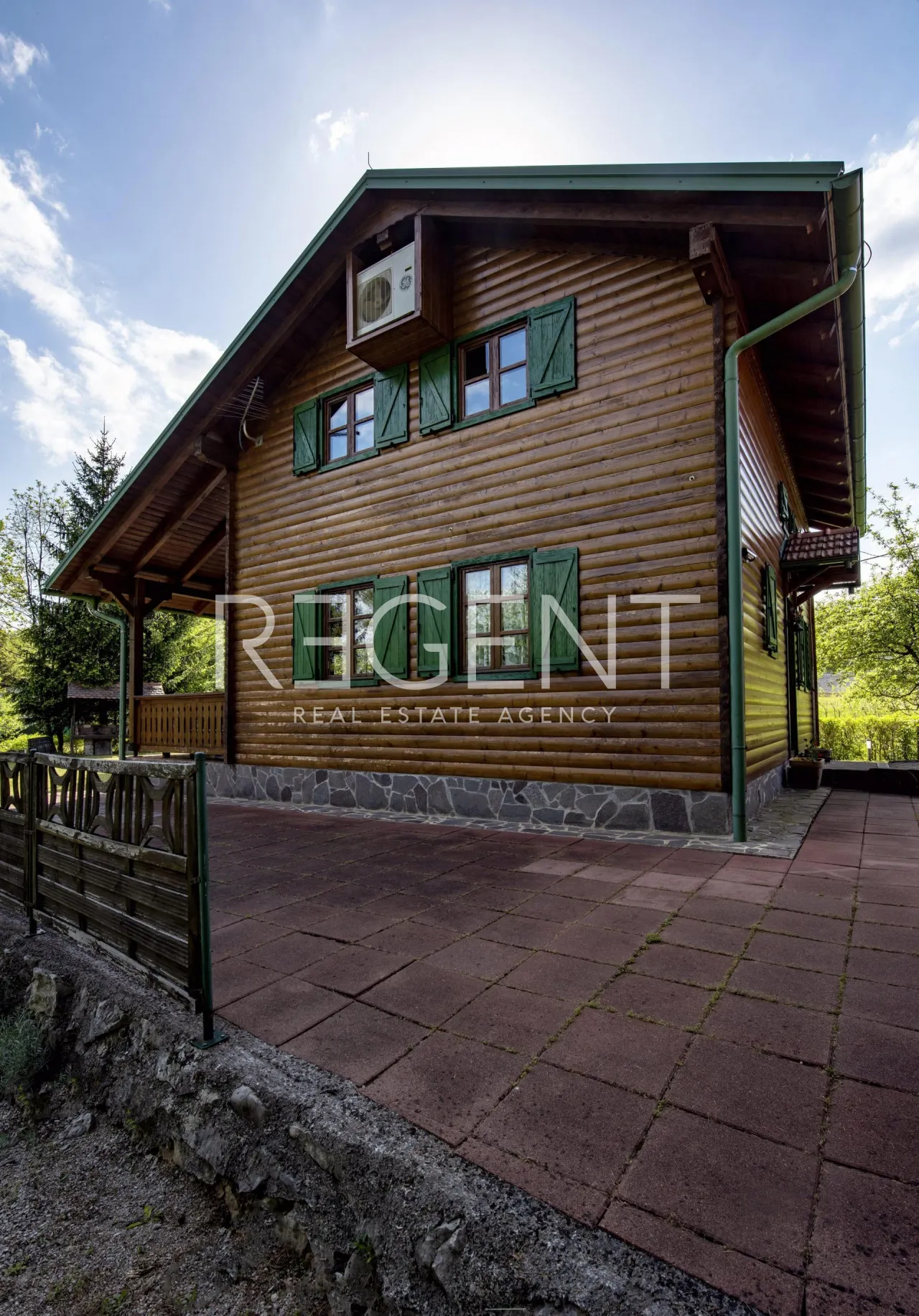 Mrežnice - Dřevěný dům k rekreaci u řeky 100 m2, pronájem