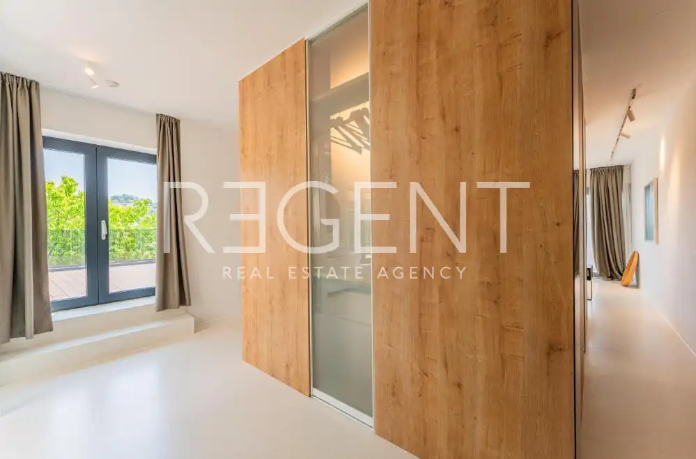 Zagreb, Šestine – Moderna obiteljska vila s bazenom