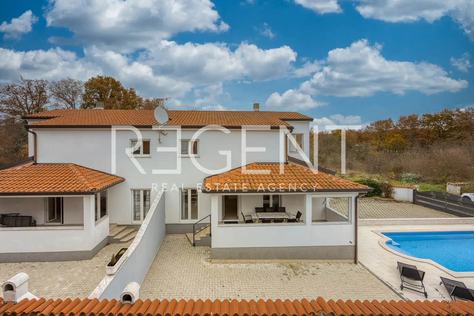 Poreč, Vežnaveri – Maison avec deux appartements