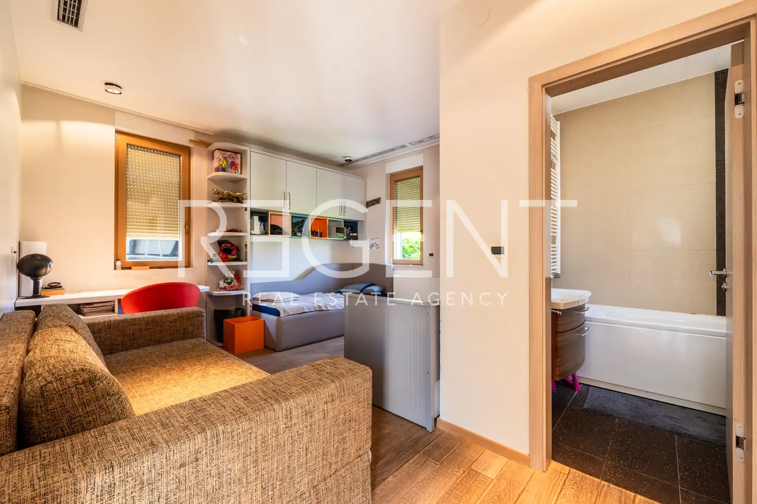 Kuća 376 m², Gornje Prekrižje — parcela 704 m²