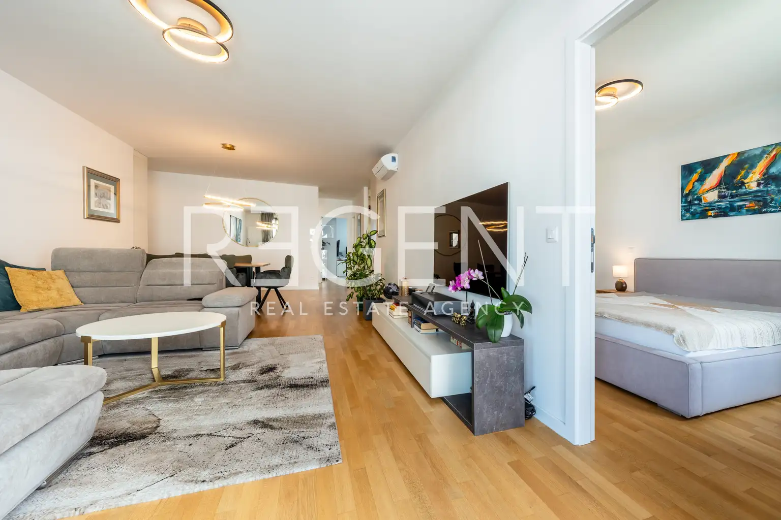 Stan 112 m², Vrbani — 3 spavaće sobe, balkon, 2 garaže
