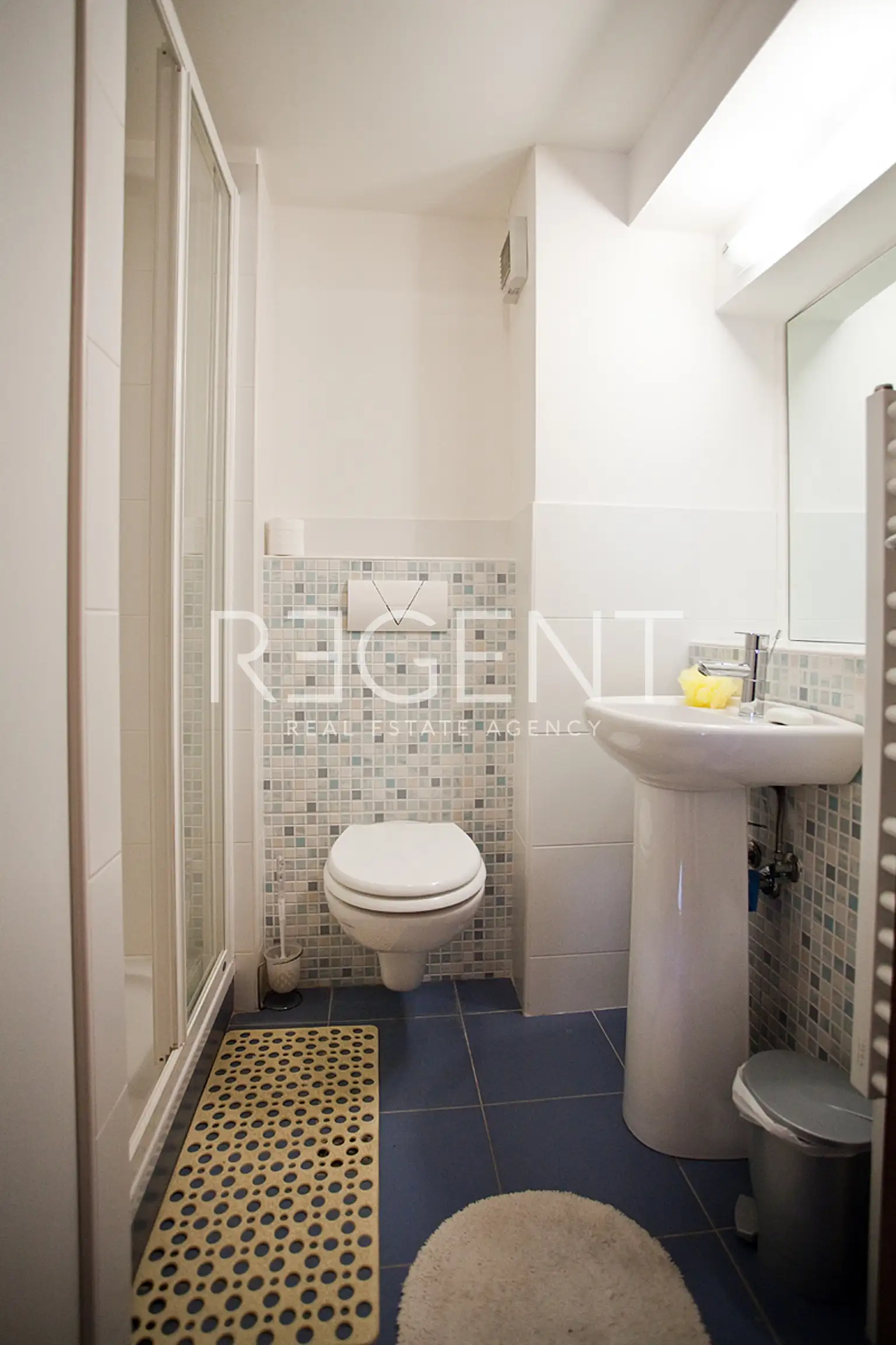 Split, Centar - Dvosoban stan sa pogledom na povijesnu jezgru grada