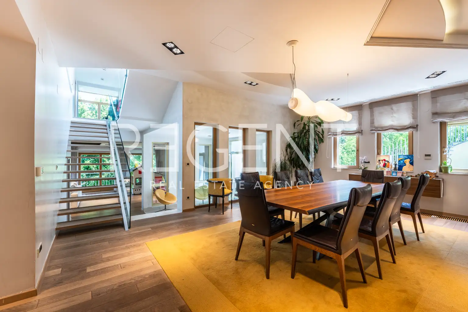 Kuća 376 m², Gornje Prekrižje — parcela 704 m²