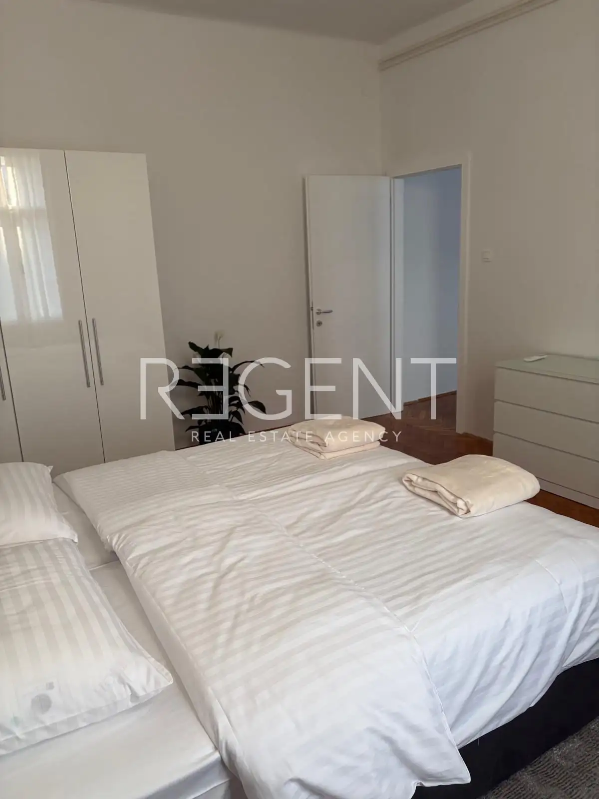 Zagreb, Center - Štirisobno stanovanje za najem