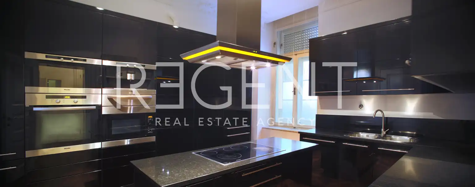 Zagreb, Donji grad, Marulićev trg – luksuzan ured od 280 m² za najam