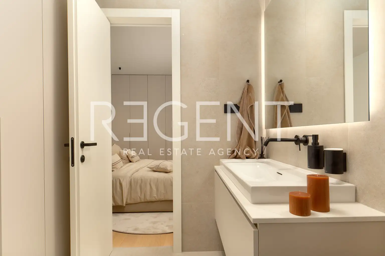 Split, Žnjan - Dvojizbový byt s loggiou a výhľadom na more