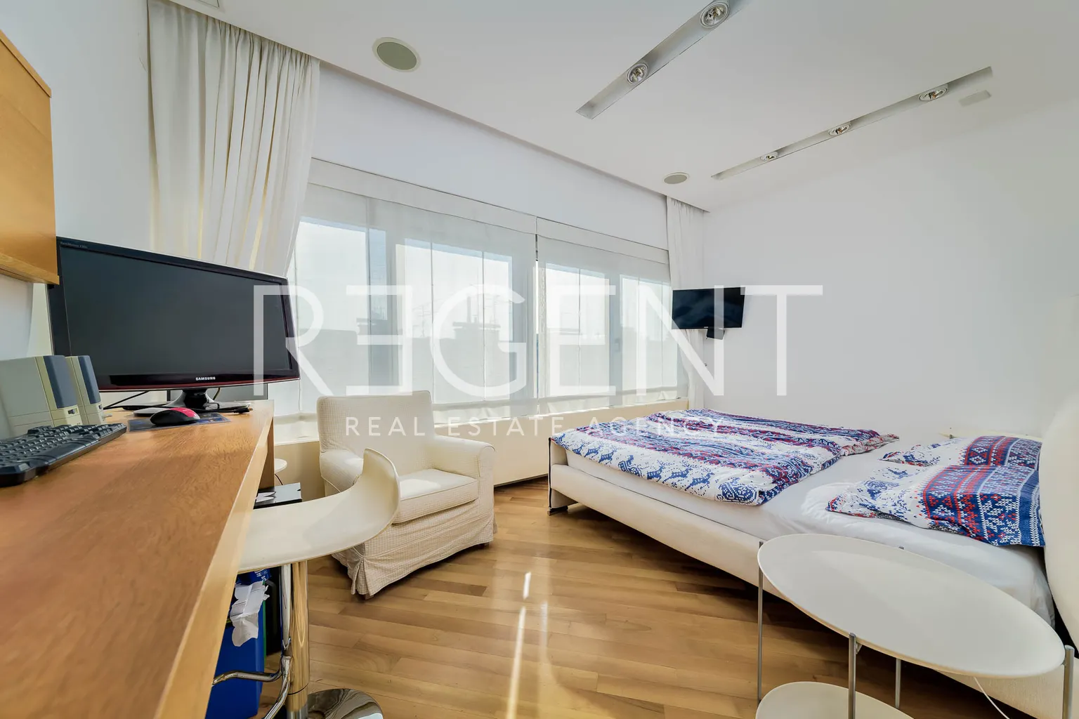 Záhřeb, Petrova - Moderní penthouse se střešní terasou a bazénem