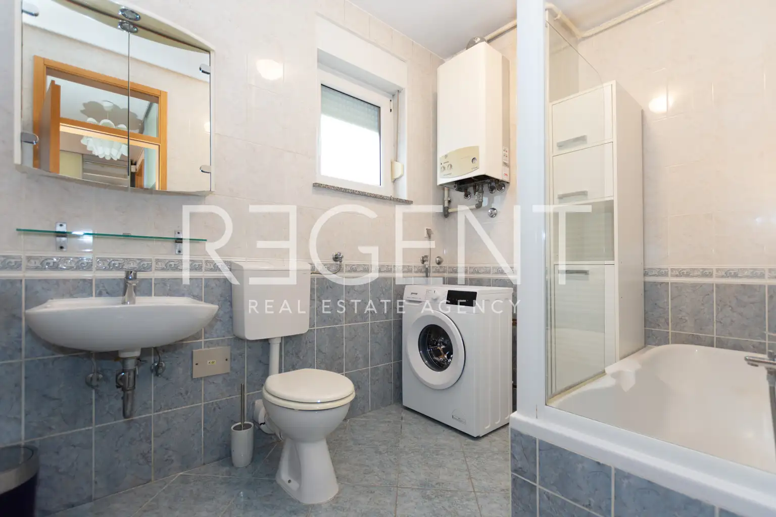 Zagreb, Maksimir - Dvosoban stan u urbanoj vili s parkingom