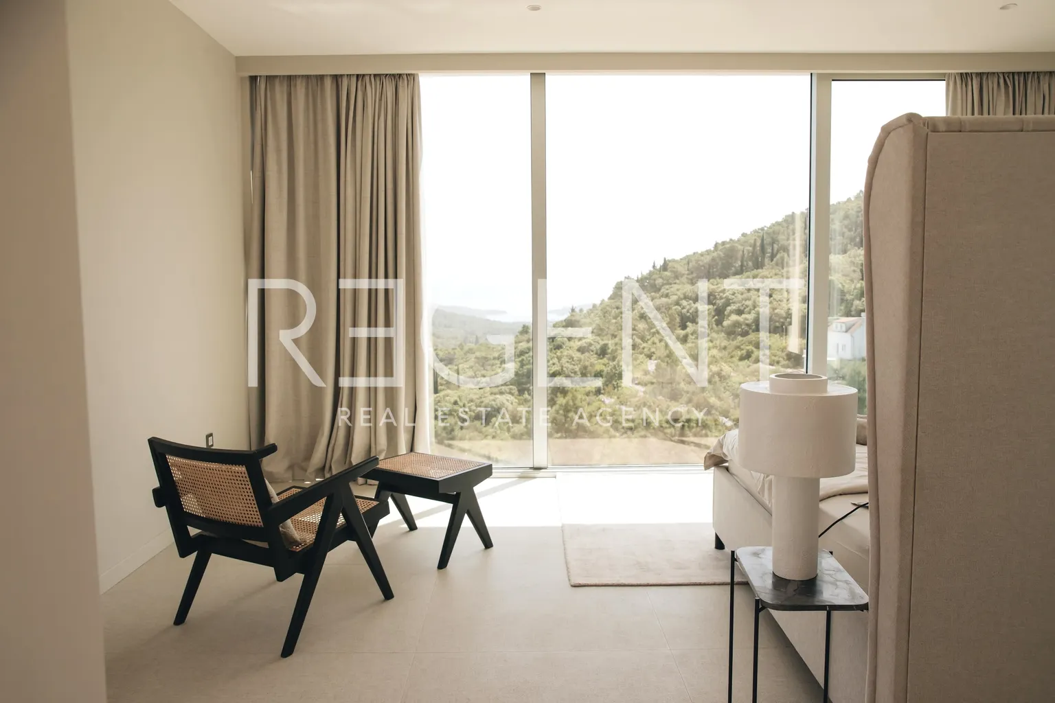 Korčula, Žrnovo - Luksuzna obiteljska vila 360 m2
