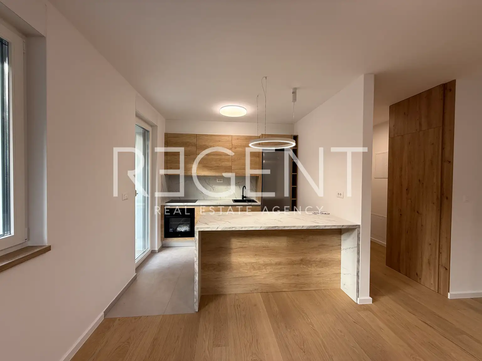 Záhřeb, Gračani – třípokojový byt s terasou a garáží