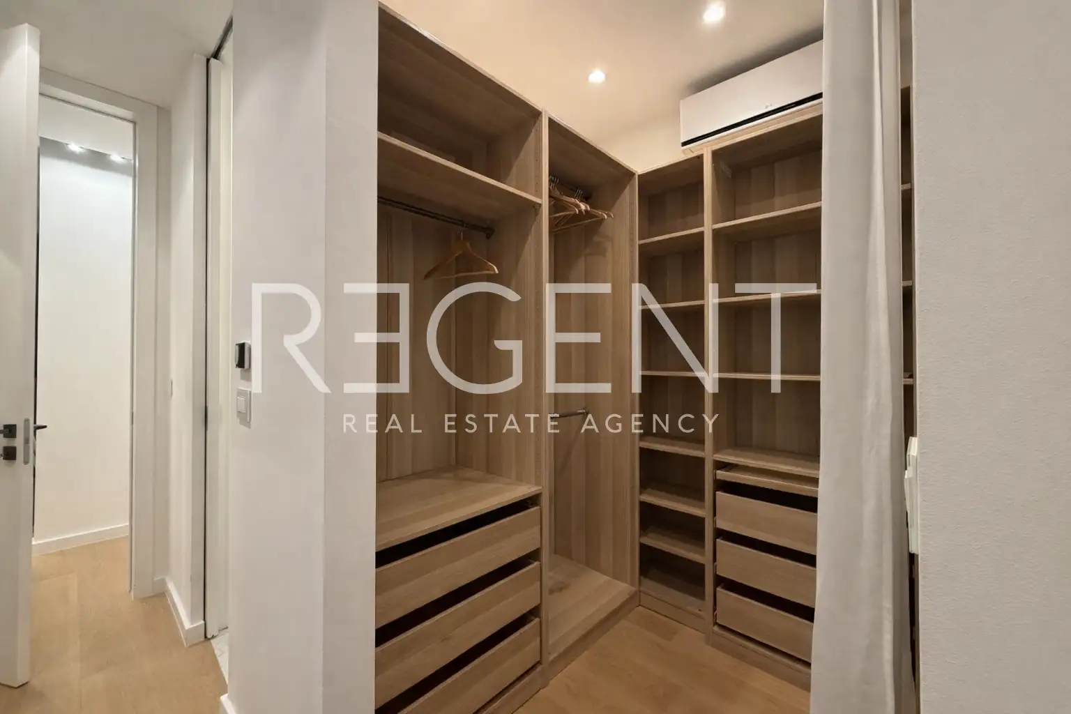 Zagreb, Donje Svetice – dizajnersko štirisobno stanovanje s parkirnim mestom