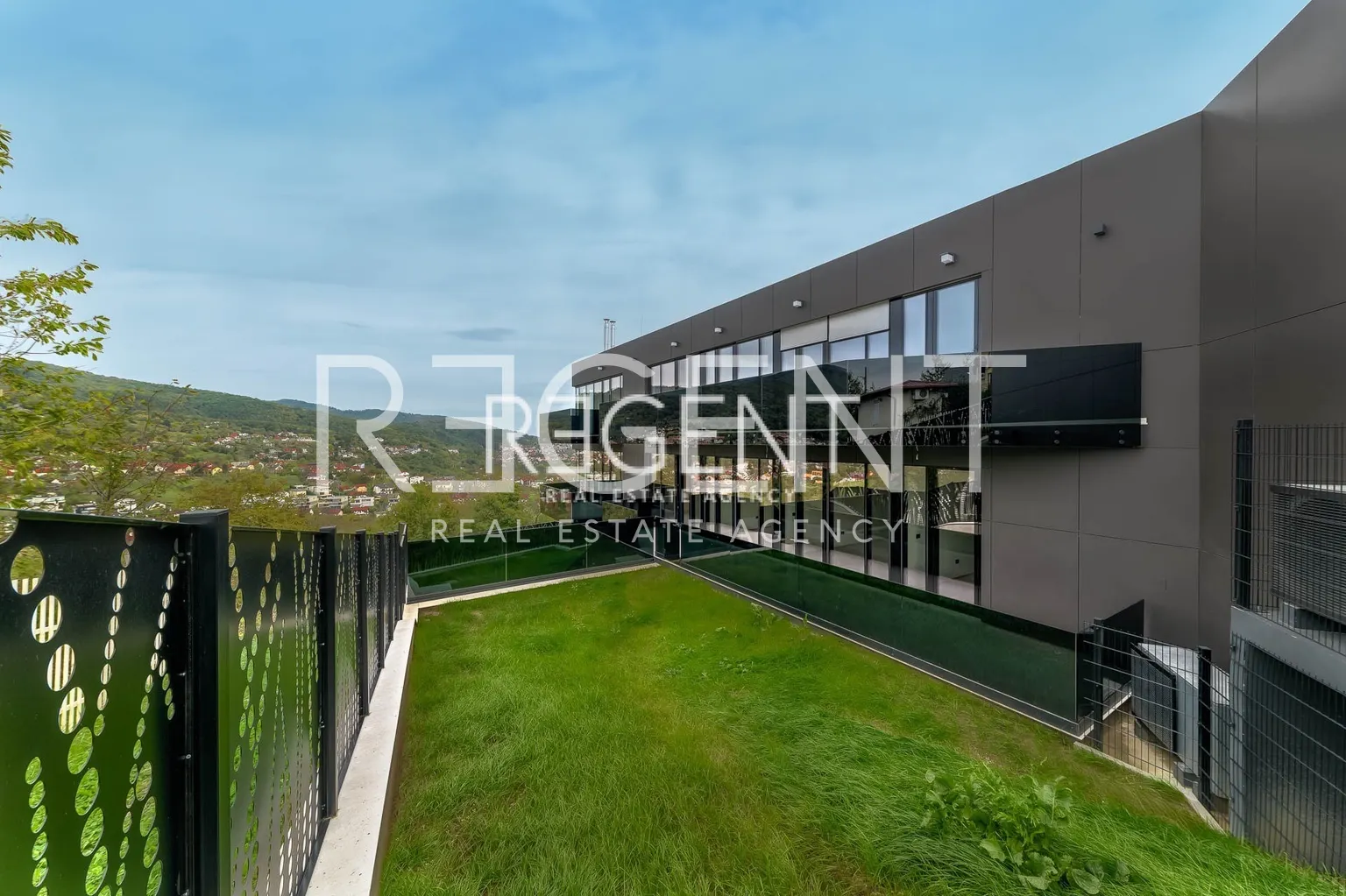 Záhřeb, Šestine - Moderní byt v nově postavené vile 280 m2