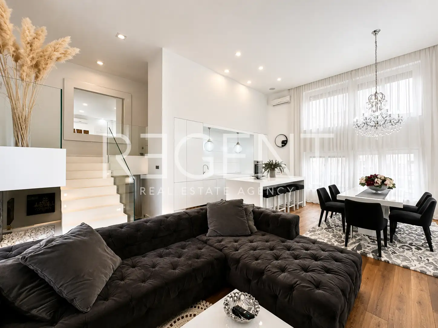 Dům 370 m², Maksimir — 4 ložnice, zahrada, garáž