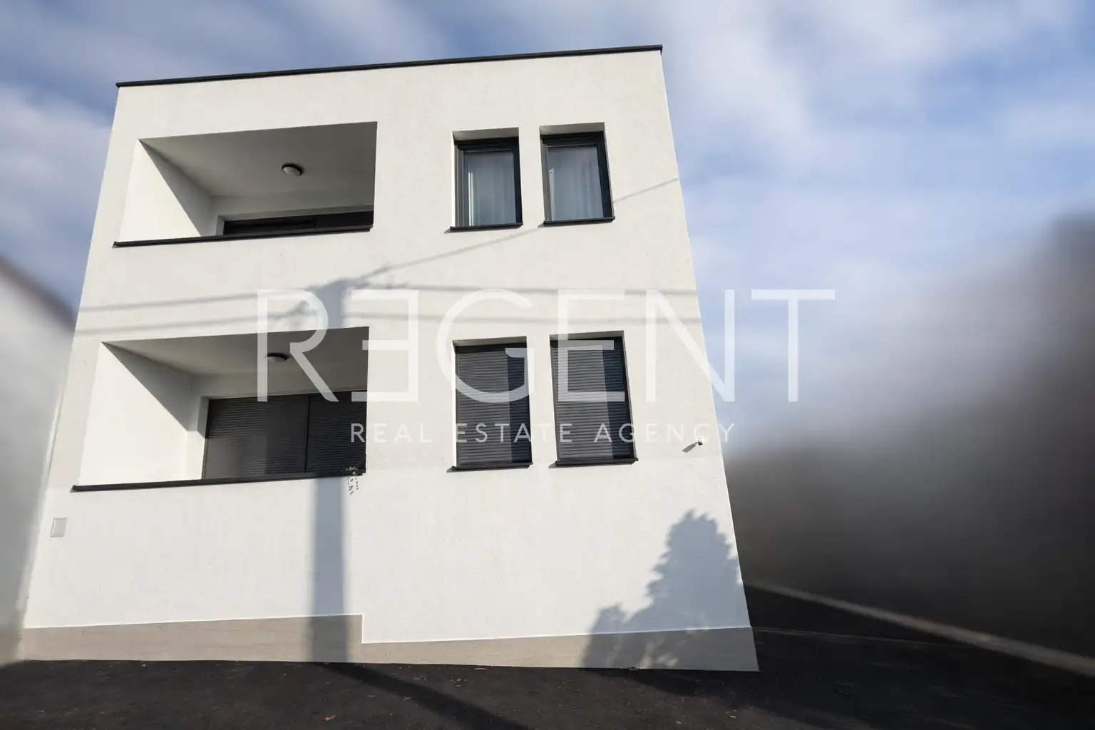 Záhreb, Laščina - penthouse v novostavbe s priestrannou terasou