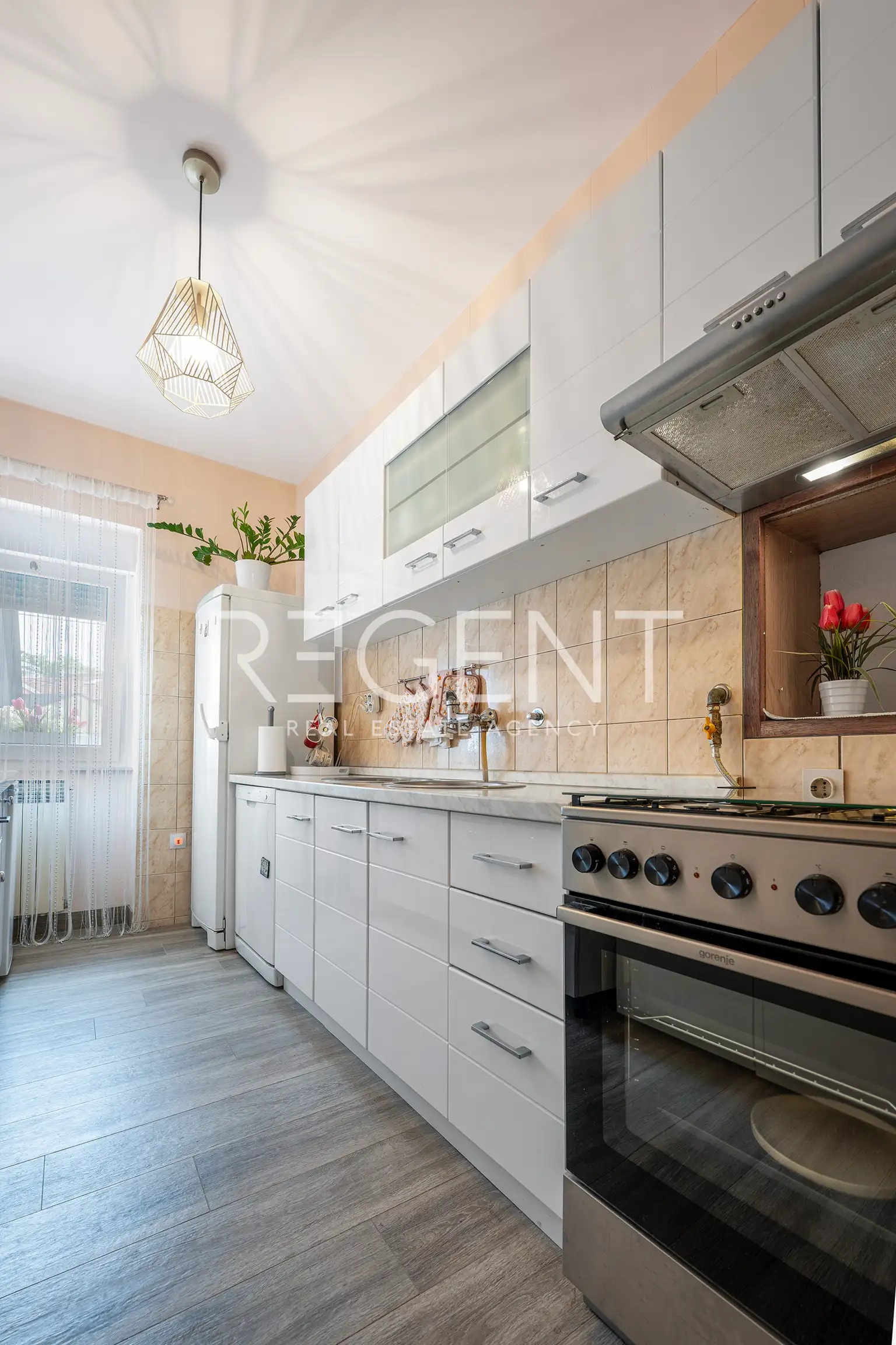 Kuća 340 m², Črnomerec — 2 stambene jedinice i poslovni prostor