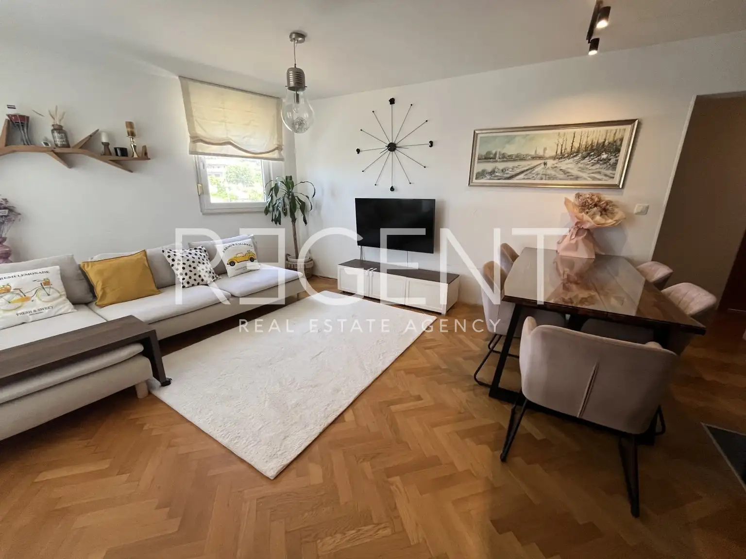 Solin, Sv. Kajo - Appartamento di tre stanze con loggia e vista mare