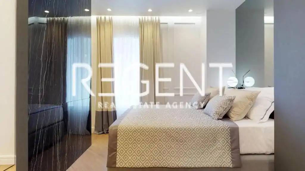 Split, Centar - Dioklecijanova Palača dva studio apartmana 65 m2