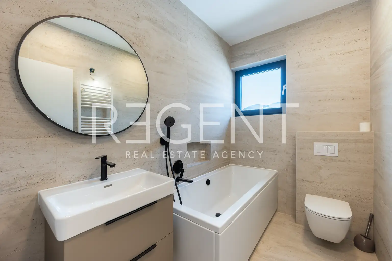 Šestine – ekskluzywne mieszkanie w willi miejskiej z prywatnym wejściem i garażem