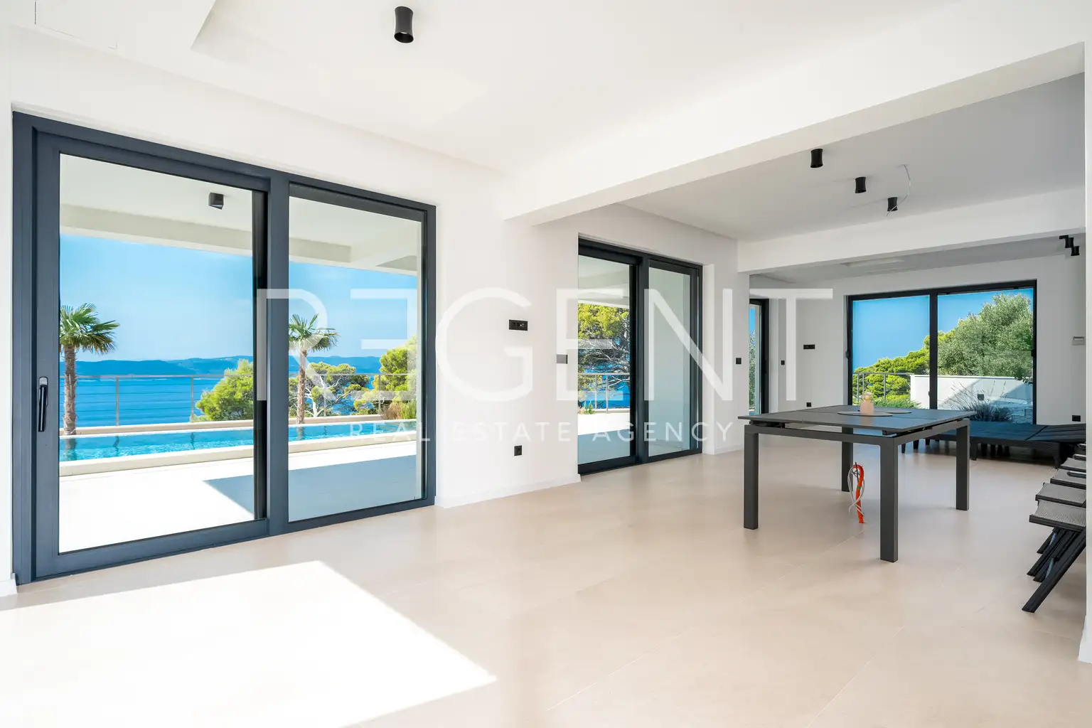 Makarska, Brela - Luksuzna vila s panoramskim pogledom na more 317 m2