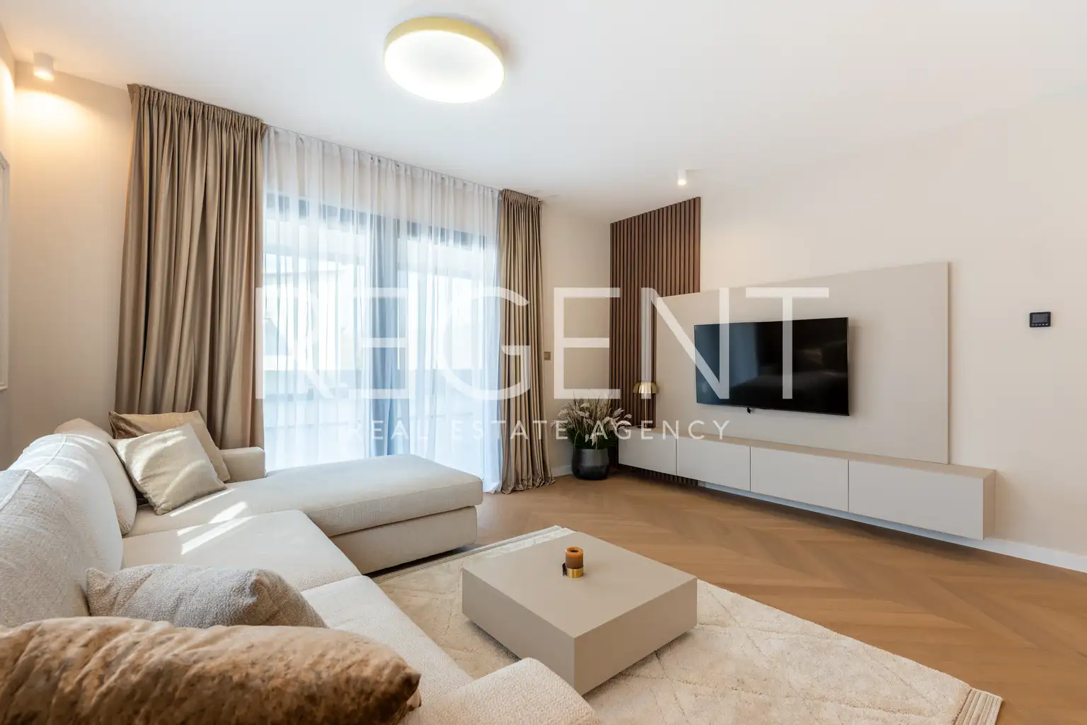 Šestine – ekskluzywne mieszkanie w willi miejskiej z prywatnym wejściem i garażem