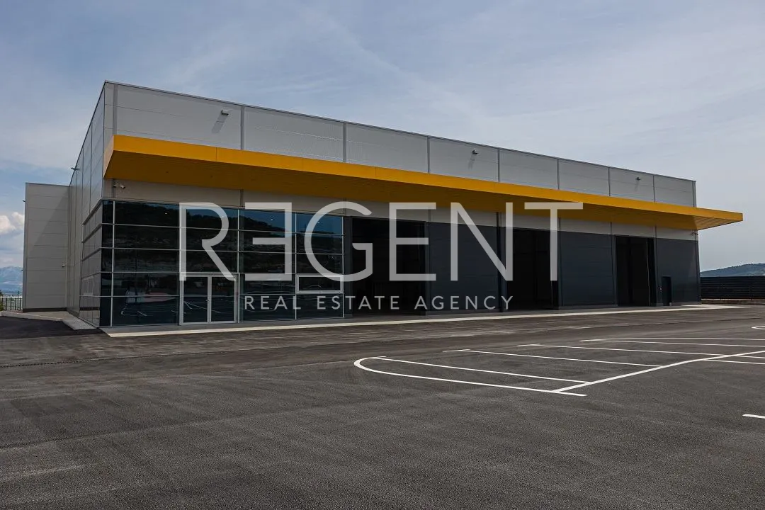 Trogir, Plano - Obchodno-predajný sklad 1600 m2