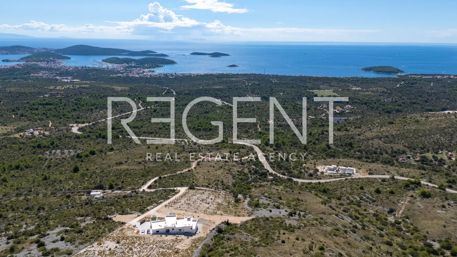 Šibenik, Rogoznica - Atraktívny stavebný pozemok s výhľadom na more 5258 m2