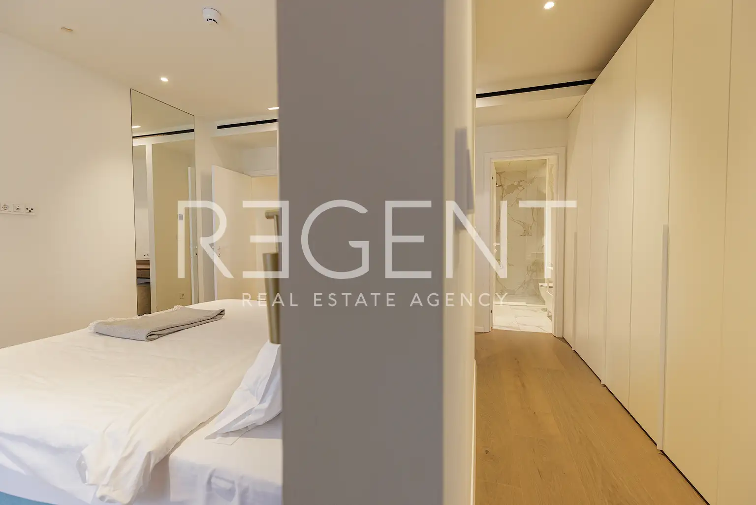 Istra, Petram Resort – trosoban apartman 95 m², balkon, pogled na park