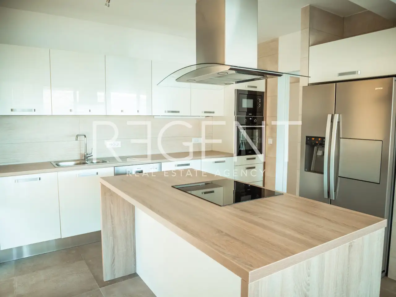 Korčula- Luksuzan apartman s terasom i garažom u ekskluzivnom kompleks