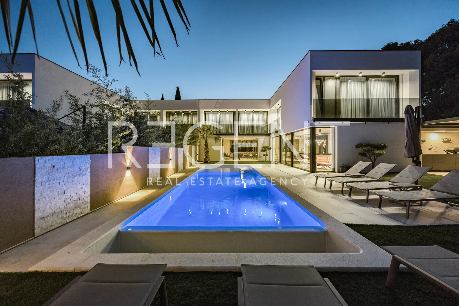 Istrie, Medulin - Nádherná moderní vila 220 m2