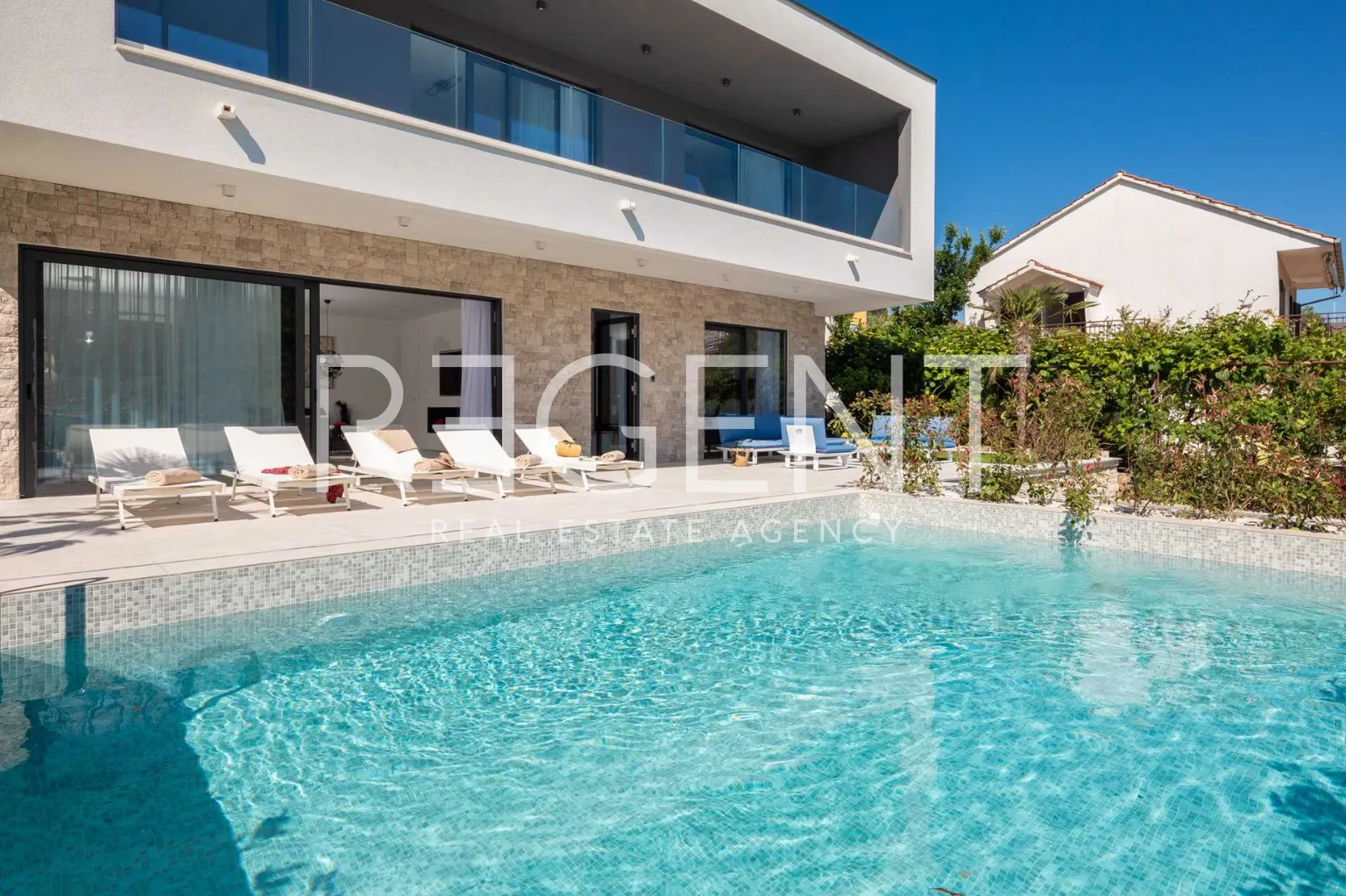 Rogoznica – Luxusní vila 200 m2 u moře