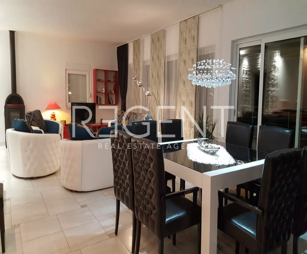 Vis – Prekrasna vila s pogledom na more 300 m2