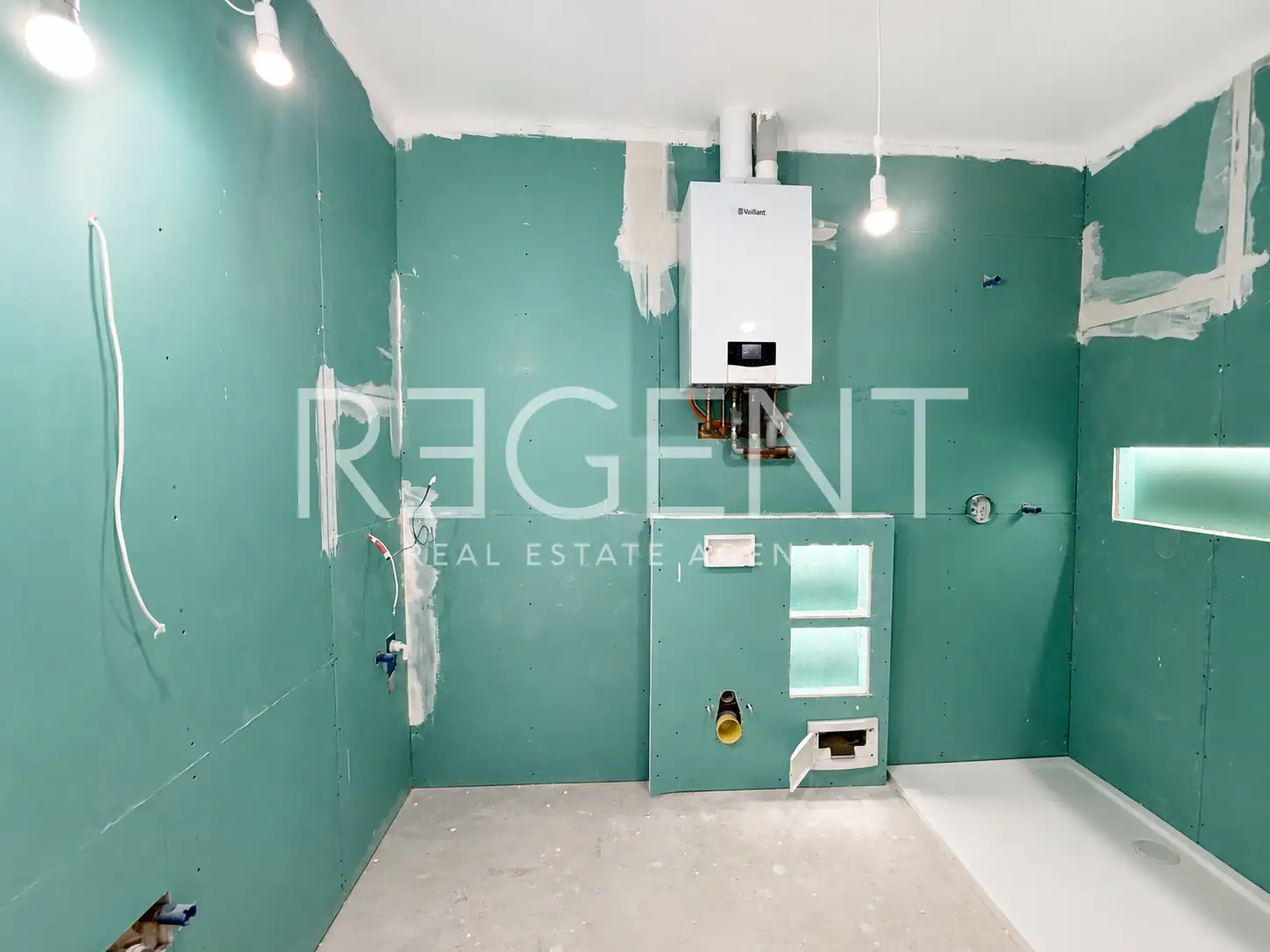 Zagreb, Center - Stanovanje 111 m2, prvo nadstropje, 4-sobno, roh-bau