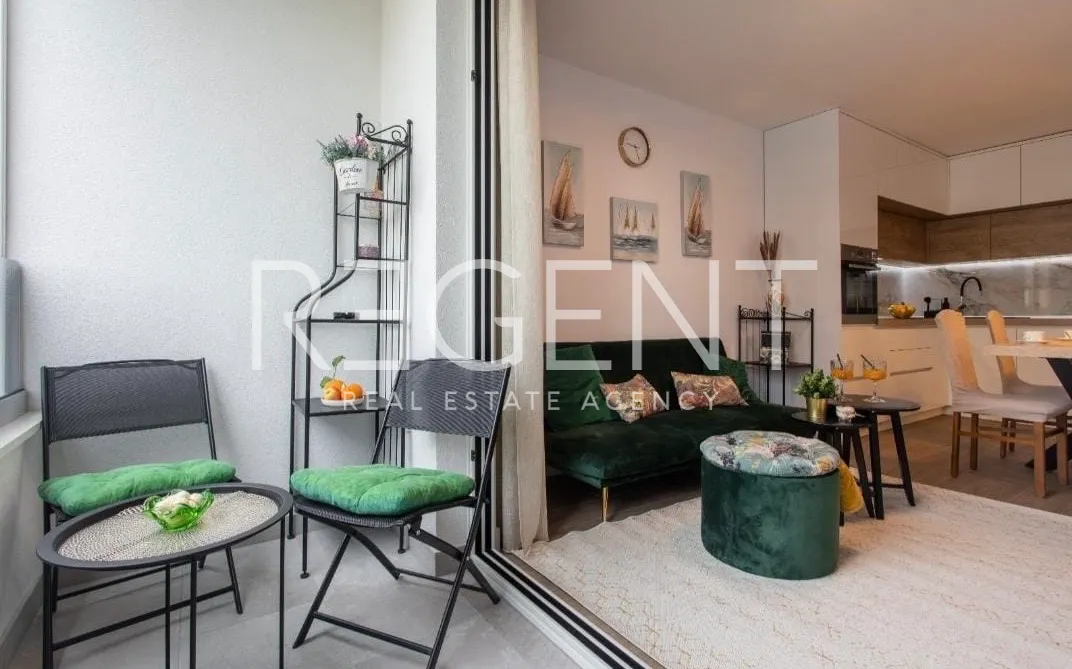 Split, Plokite - Třípokojový byt k dlouhodobému pronájmu s lodžií