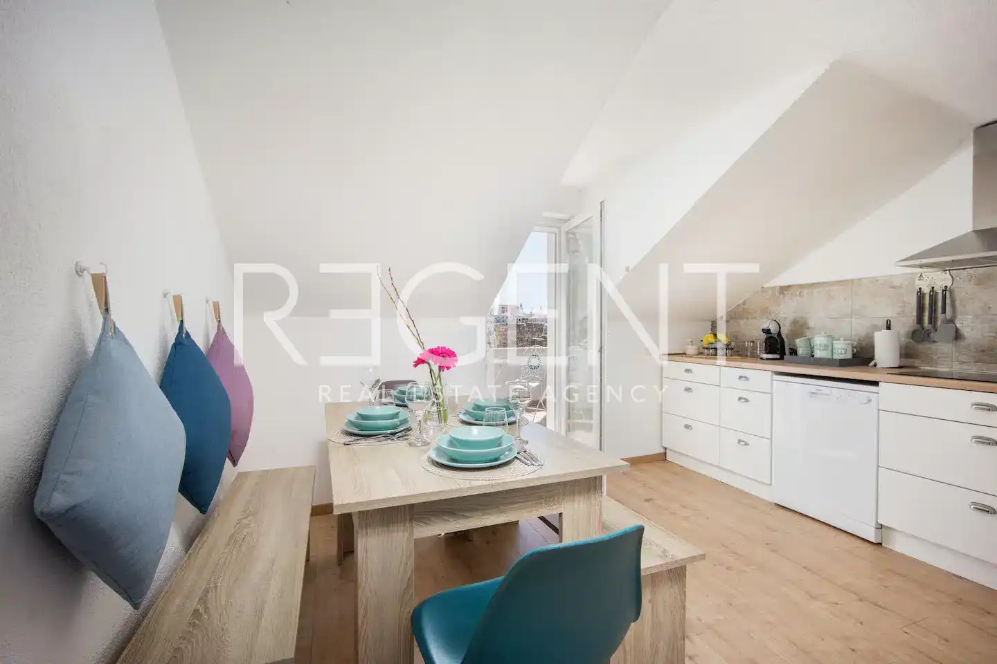 Trogir, centar- Kamena kuća 174 m2