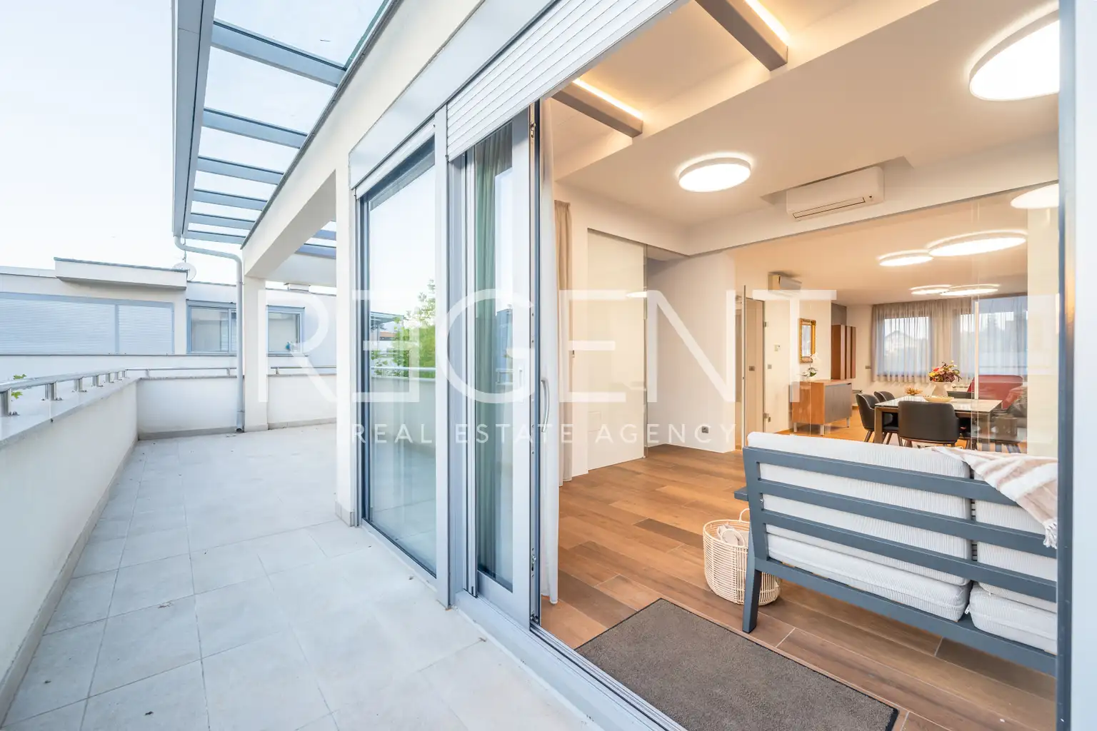 Zagreb, Srebrnjak – Uređen trosoban penthouse za najam
