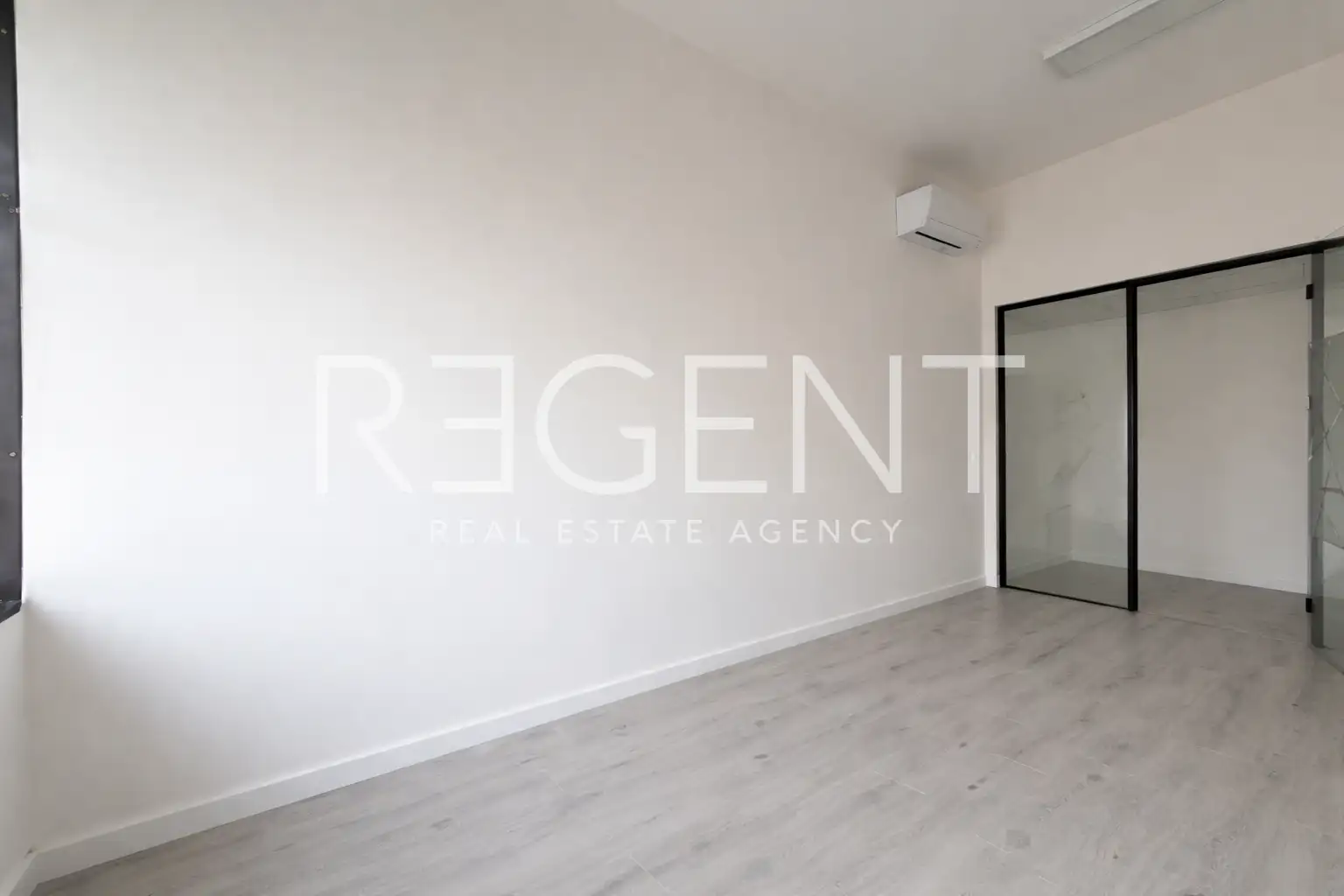 Split, Blatine - Prostorný obchodní prostor