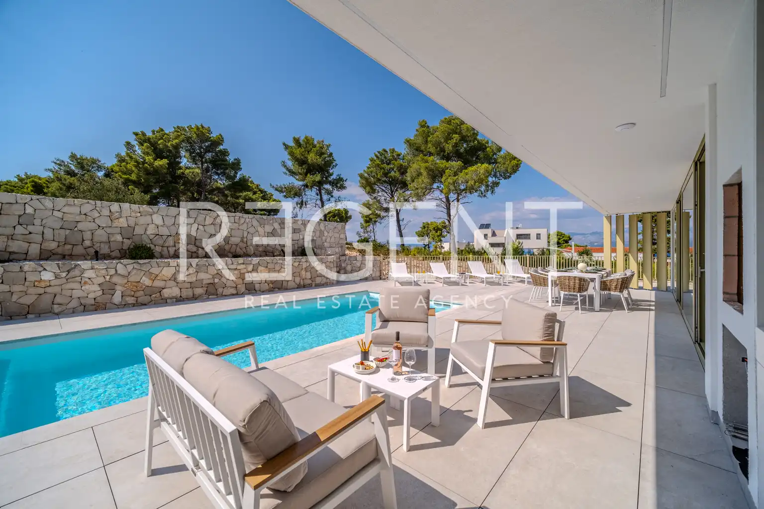 Brač, Sutivan - Predivna vila u blizini mora 274m2