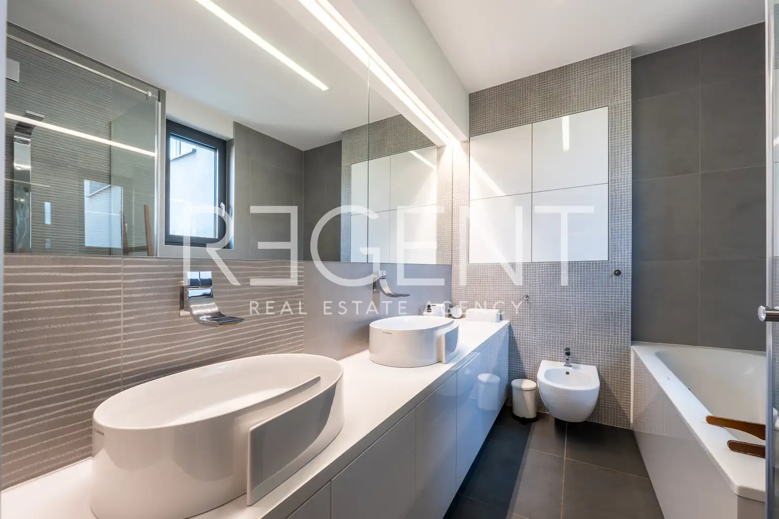 Zagreb, Unterstadt - Luxus-Penthouse mit Panoramadachterrasse